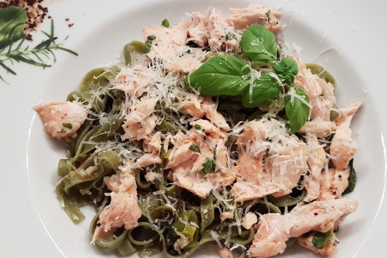 Tagliatelle mit Lachs und Lauch - CUISINE4YOU